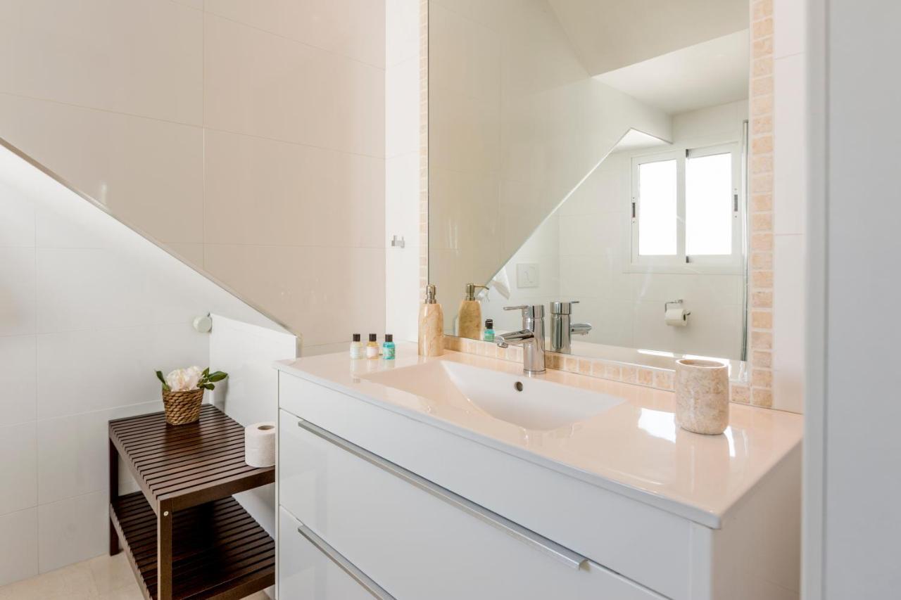 4 Bedroom Holiday Penthouse Near Puerto Banus, In Nueva Andalucia Appartement *